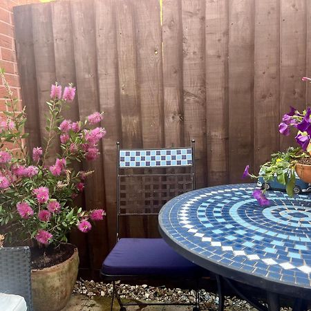 Entire Two Bed Coach House Super King Beds Turn Into Singles Exeter Exterior foto