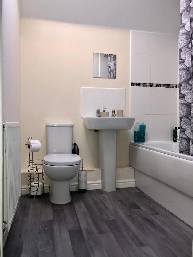 Entire Two Bed Coach House Super King Beds Turn Into Singles Exeter Exterior foto