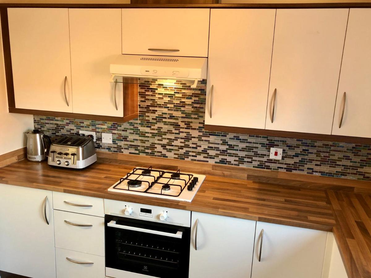 Entire Two Bed Coach House Super King Beds Turn Into Singles Exeter Exterior foto