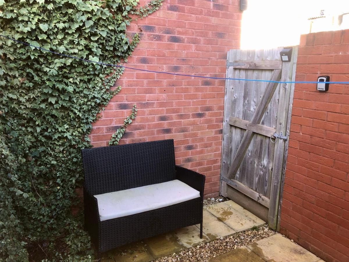 Entire Two Bed Coach House Super King Beds Turn Into Singles Exeter Exterior foto